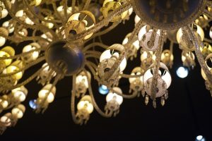 Photo crystal chandelier